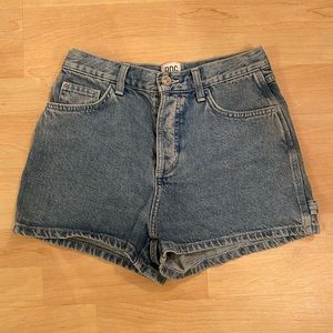 BDG Size 27 High Waisted Mom Shorts